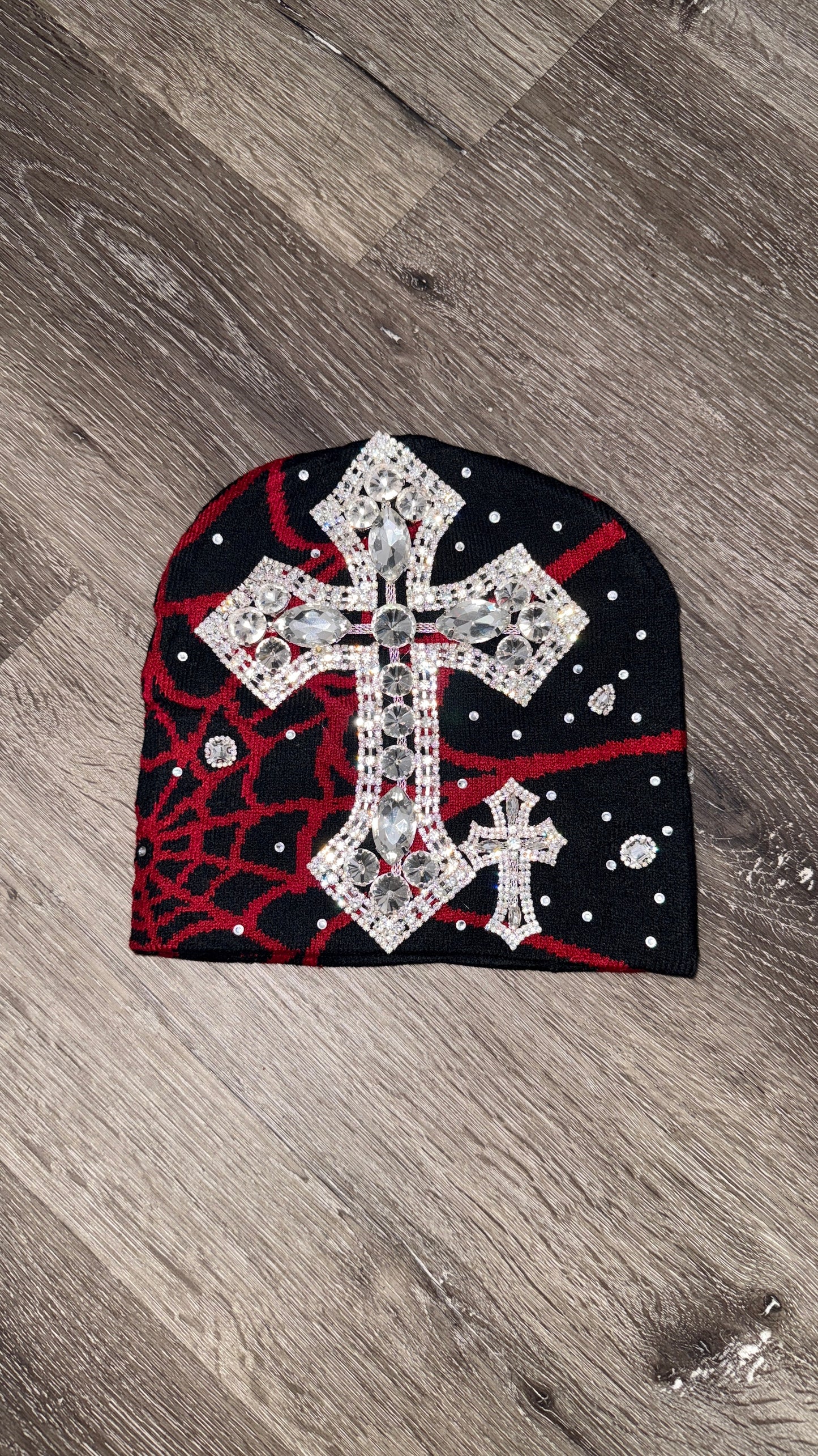 Black/red spider beanie